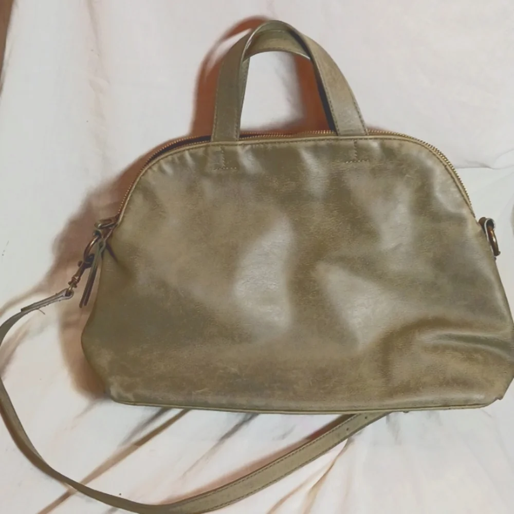 Universal Thread Handbag - Picture 2 of 10